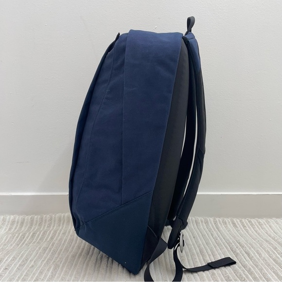 Osprey Large Day 20L Grey Backpack - Picture 2 of 10